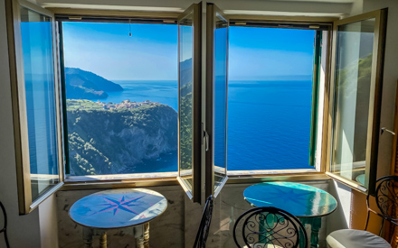Bar in the middle of the Blue Trail between Corniglia and Vernazza, Cinque Terre