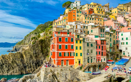 Colorful houses in the harbor, Riomaggiore, Cinque Terre